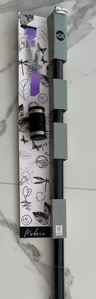 Betreft twee zwarte gordijnroeden van 28mm doorsnee, Huis en Inrichting, Stoffering | Gordijnen en Lamellen, Zwart, Hout, Ophalen of Verzenden
