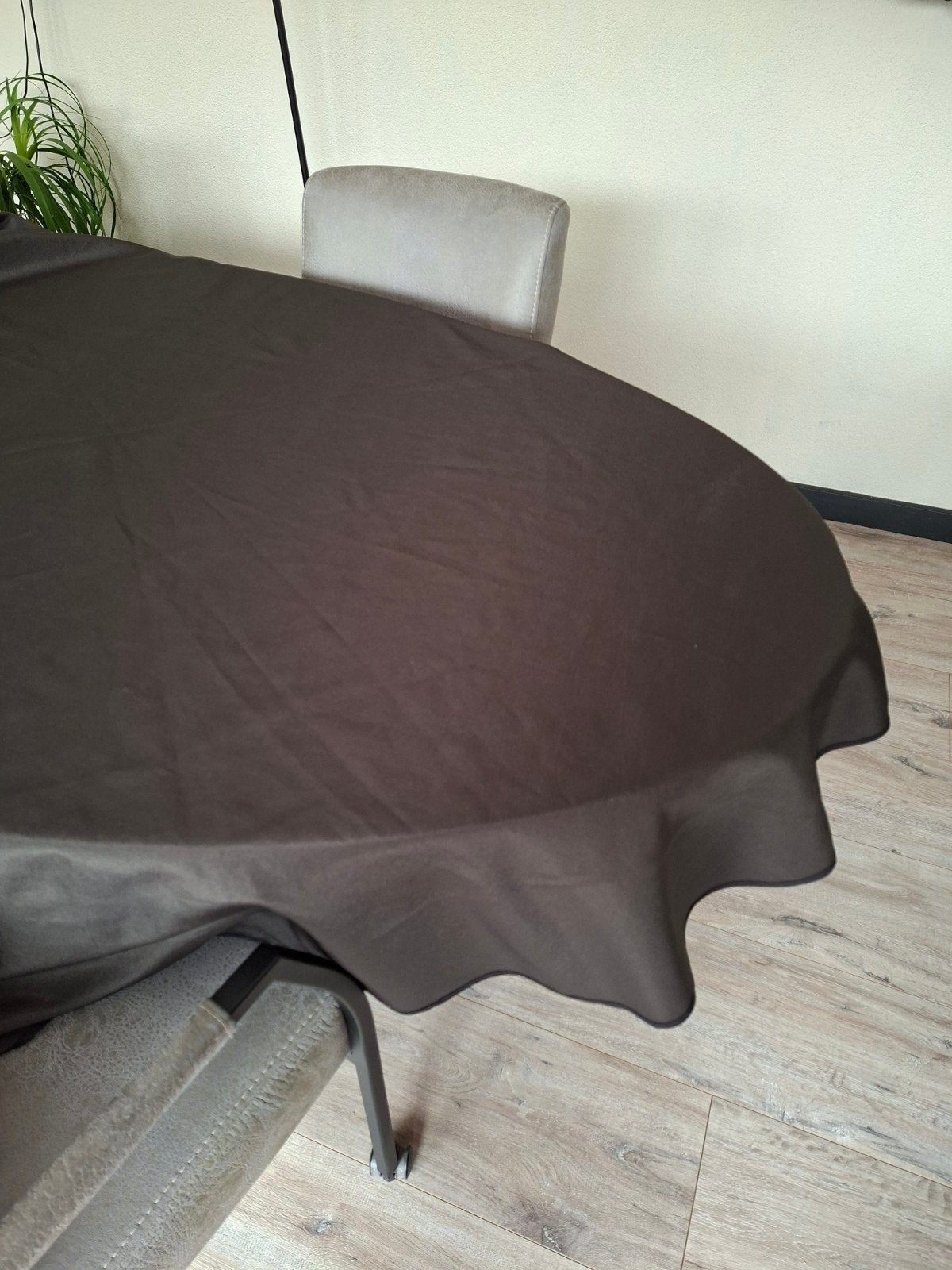 Rond antraciet-zwart tafelkleed, Huis en Inrichting, Tafelkleden, Ophalen, Gebruikt, Rond, Zwart