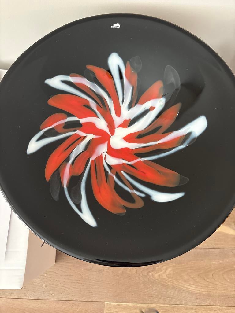 Sereno Glazen Schaal Zwart Rood Wit Bloem Design, Ophalen