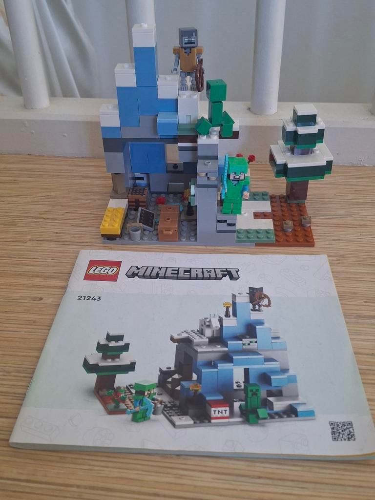 Lego Minecraft 21243 Frozen Peaks compleet en boekje, Minecraft, Lego, Ophalen of Verzenden, Zo goed als nieuw