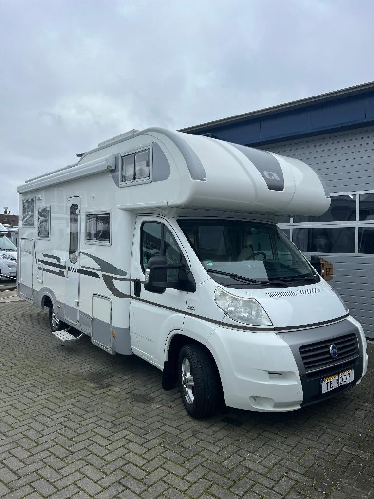 Te Koop: Geweldige familiecamper (2007), Caravans en Kamperen, Chemisch toilet, Standaard zit, Alkoof, Luifel