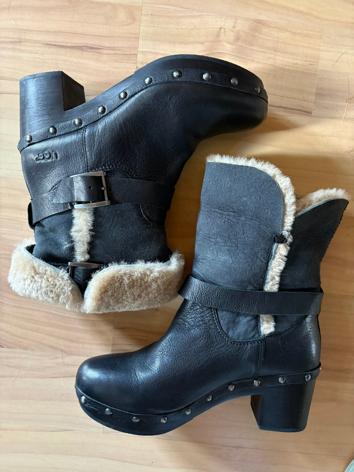 Nieuw originele zwarte leren Ugg lasrzen mt 38, Zwart, Lage of Enkellaarzen, Nieuw, Ophalen of Verzenden