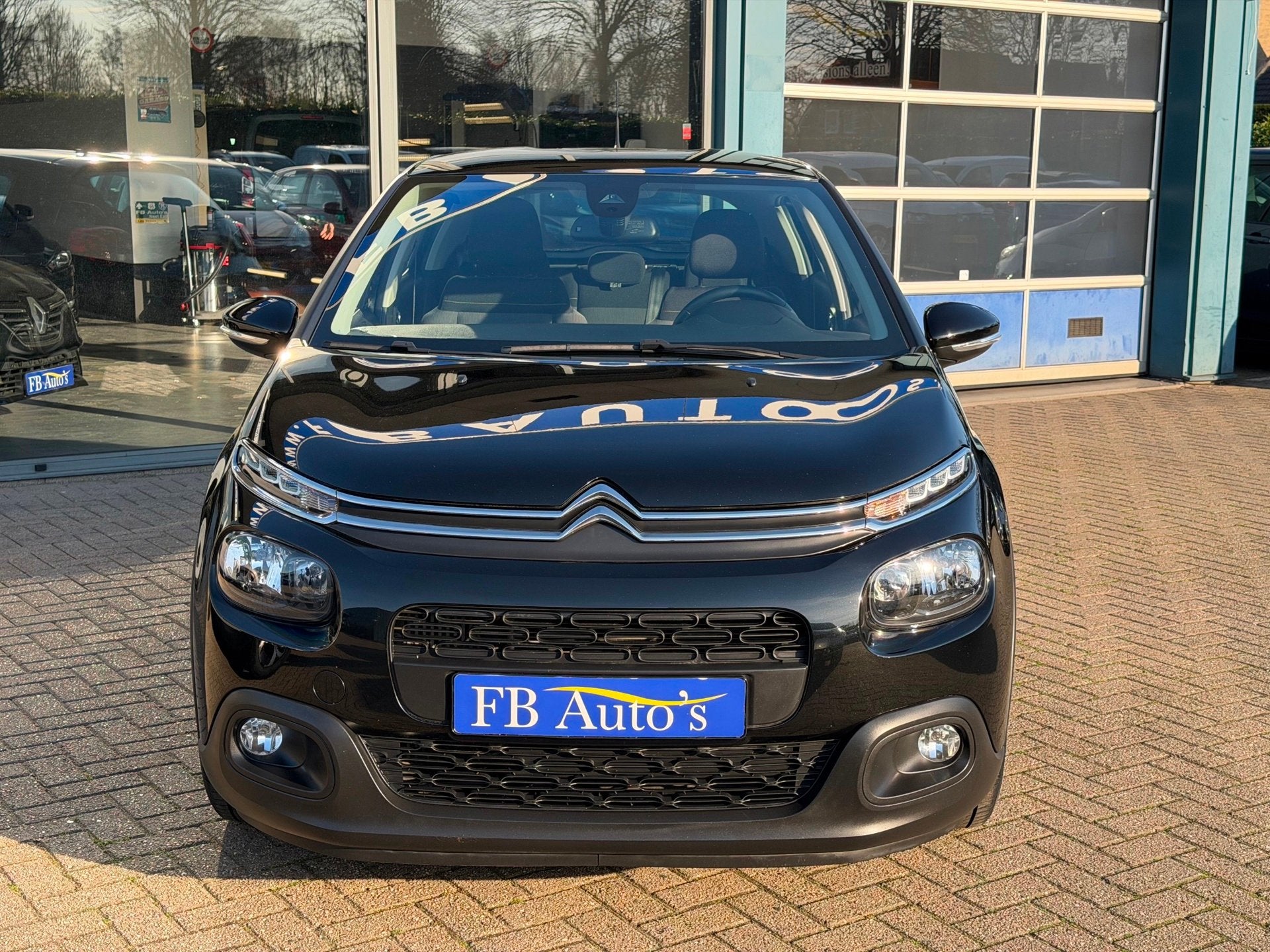 Citroen C3 1.2 PureTech Shine Airco Navi Cruise Camera Autom, Auto's, Stof, Gebruikt, Zwart, 1199 cc