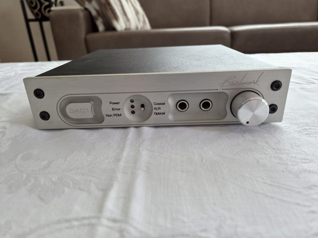 Benchmark Media Systems DAC1 Silver, Made in USA., Ophalen, Zo goed als nieuw