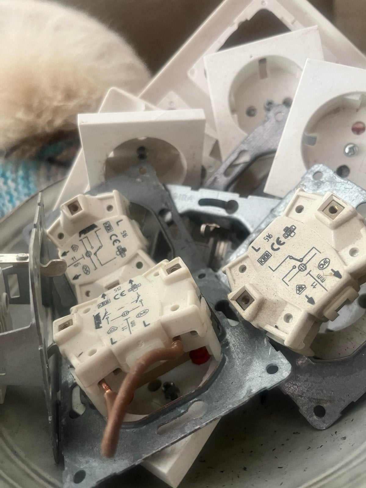 Diverse Inbouw Elektra: Stopcontacten, Schakelaars, Frames, Doe-het-zelf en Verbouw, Ophalen of Verzenden, Gebruikt, Overige typen