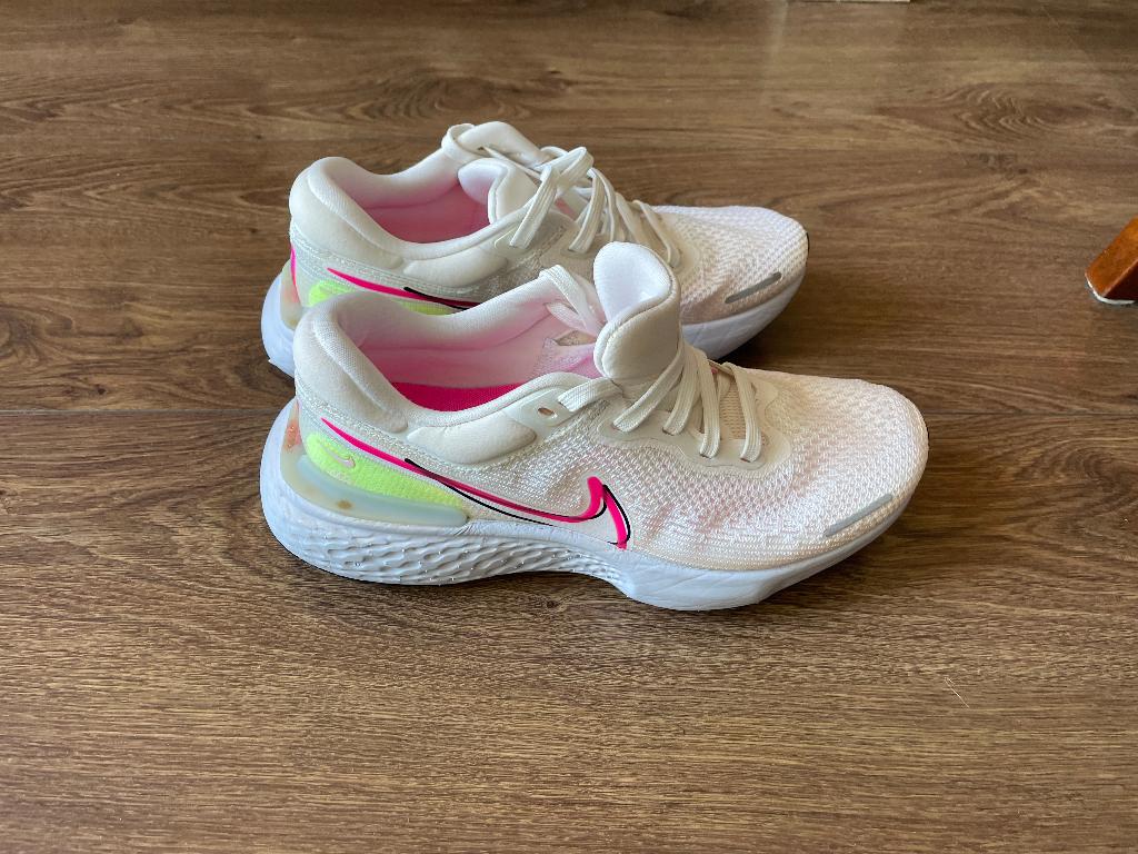 Nike ZoomX Invincible Run Flyknit –, Ophalen, Zo goed als nieuw, Hardloopschoenen, Nike