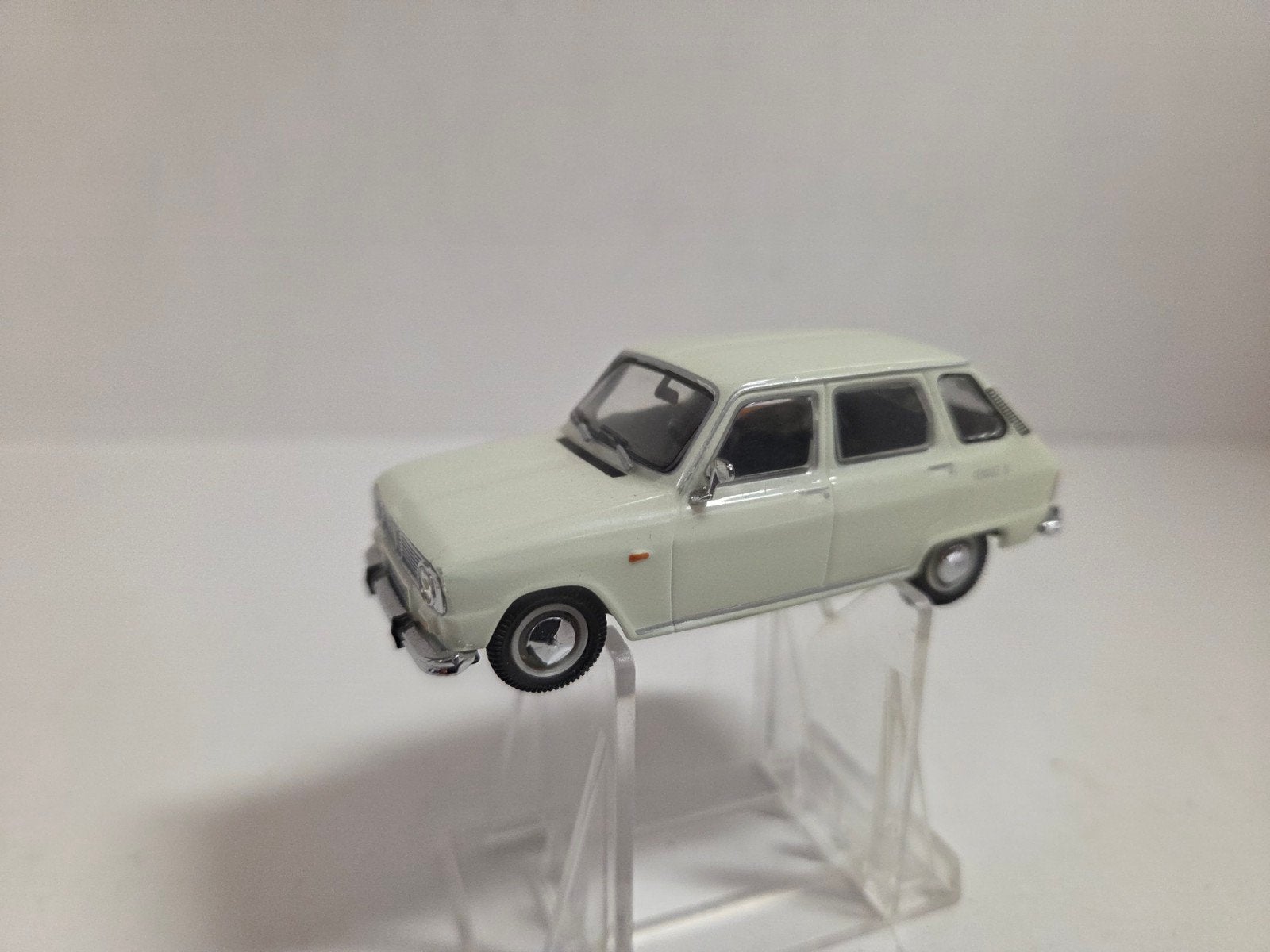 Norev Renault R6 1:43, Hobby en Vrije tijd, Modelauto's | 1:43, Auto, ., Norev, Ophalen of Verzenden