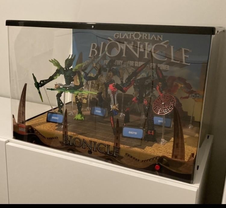 Ruilen: lego bionicle glatorian display mooie staat, Kinderen en Baby's, Speelgoed | Duplo en Lego, Ophalen, Zo goed als nieuw