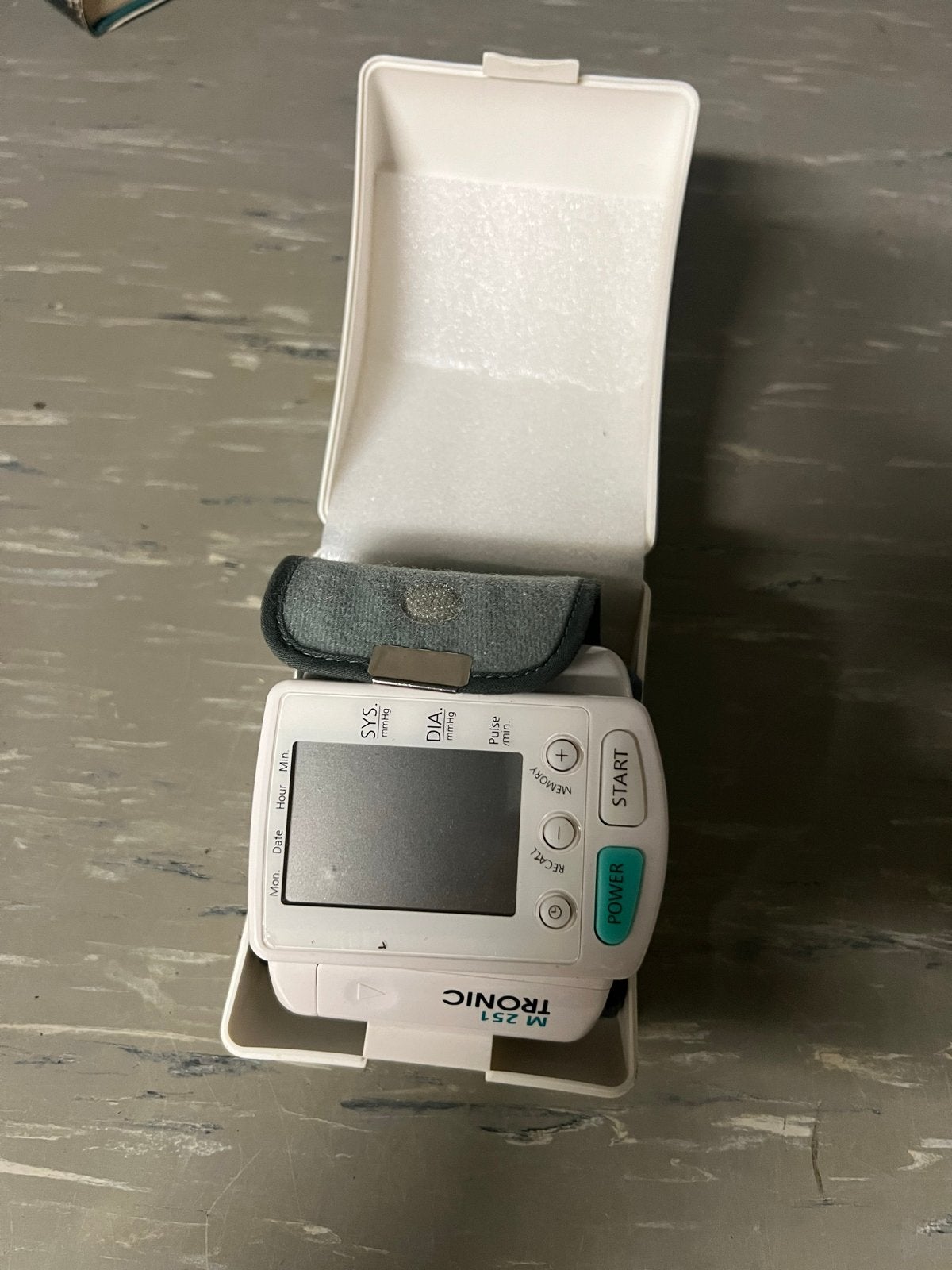 Tronic M 251 Bloeddrukmeter voor de pols, Ophalen of Verzenden, Zo goed als nieuw
