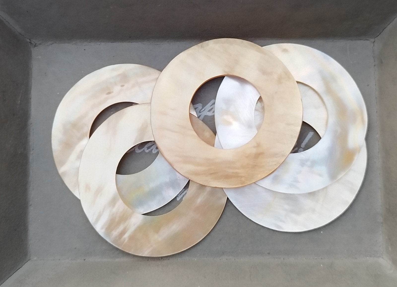 Parelmoer schelp hanger, Ophalen of Verzenden, Overige materialen