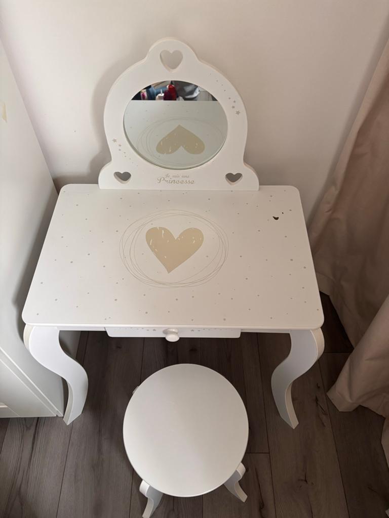 Kaptafel met kruk voor kinderen, Ophalen, Gebruikt, Meisje