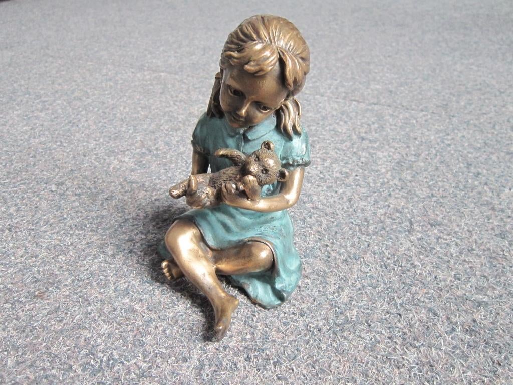 MEISJE MET BEER BRONZEN BEELD, Antiek en Kunst, Ophalen, Brons