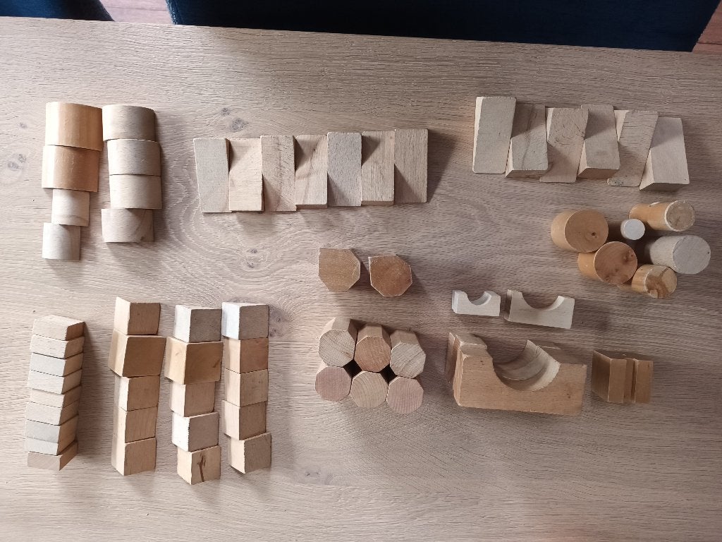 Houten blokken blokjes van hout allerlei vormen brug wiggen, Ophalen of Verzenden, Gebruikt, Overige typen