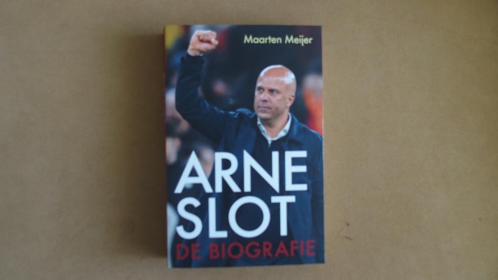 Arne Slot - De biografie - Voetbal - trainer, Ophalen of Verzenden, Zo goed als nieuw, Maarten Meijer, Sport