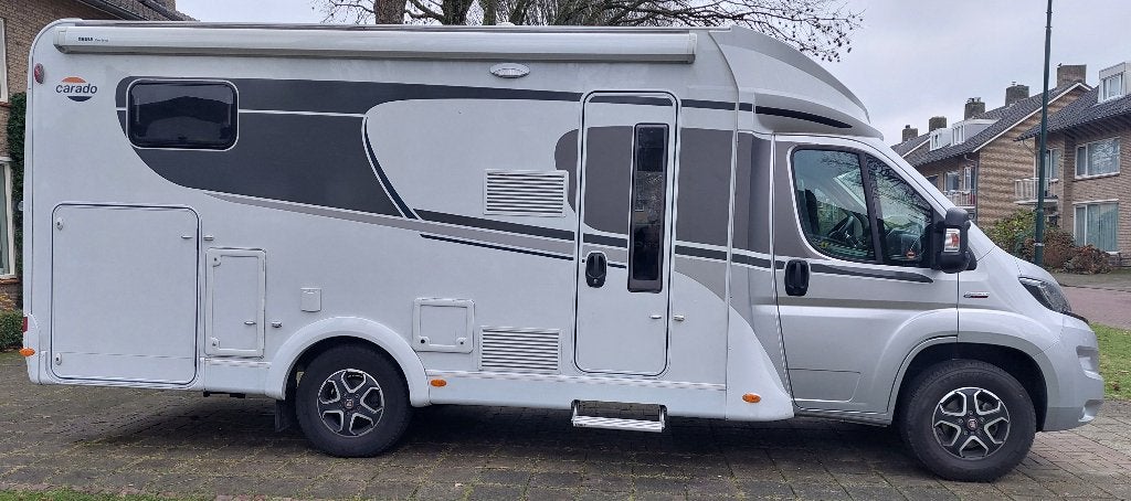 CARADO T 338 Edition 15 (half-integraal), Automaat, Standaard zit, Ringverwarming, Fiat