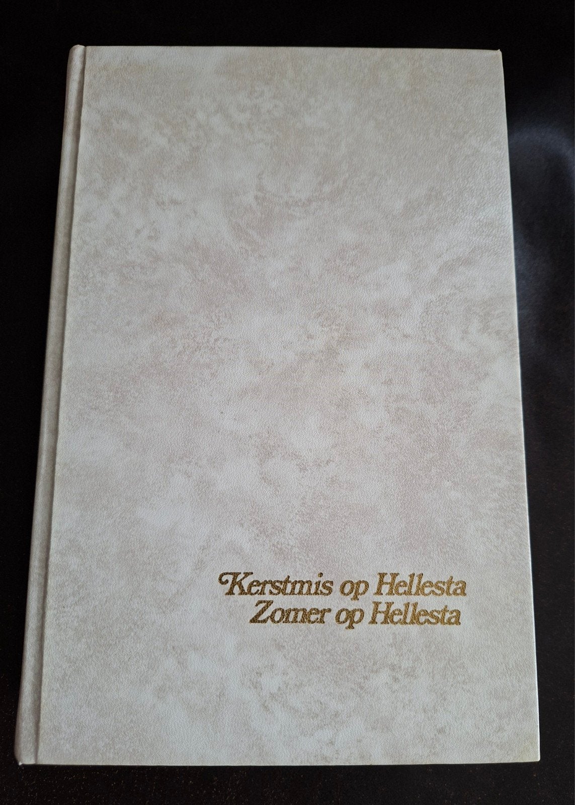 Margit Söderholm Omnibus Kerstmis + Zomer op Hellesta, Ophalen of Verzenden, Zo goed als nieuw, Margit Söderholm