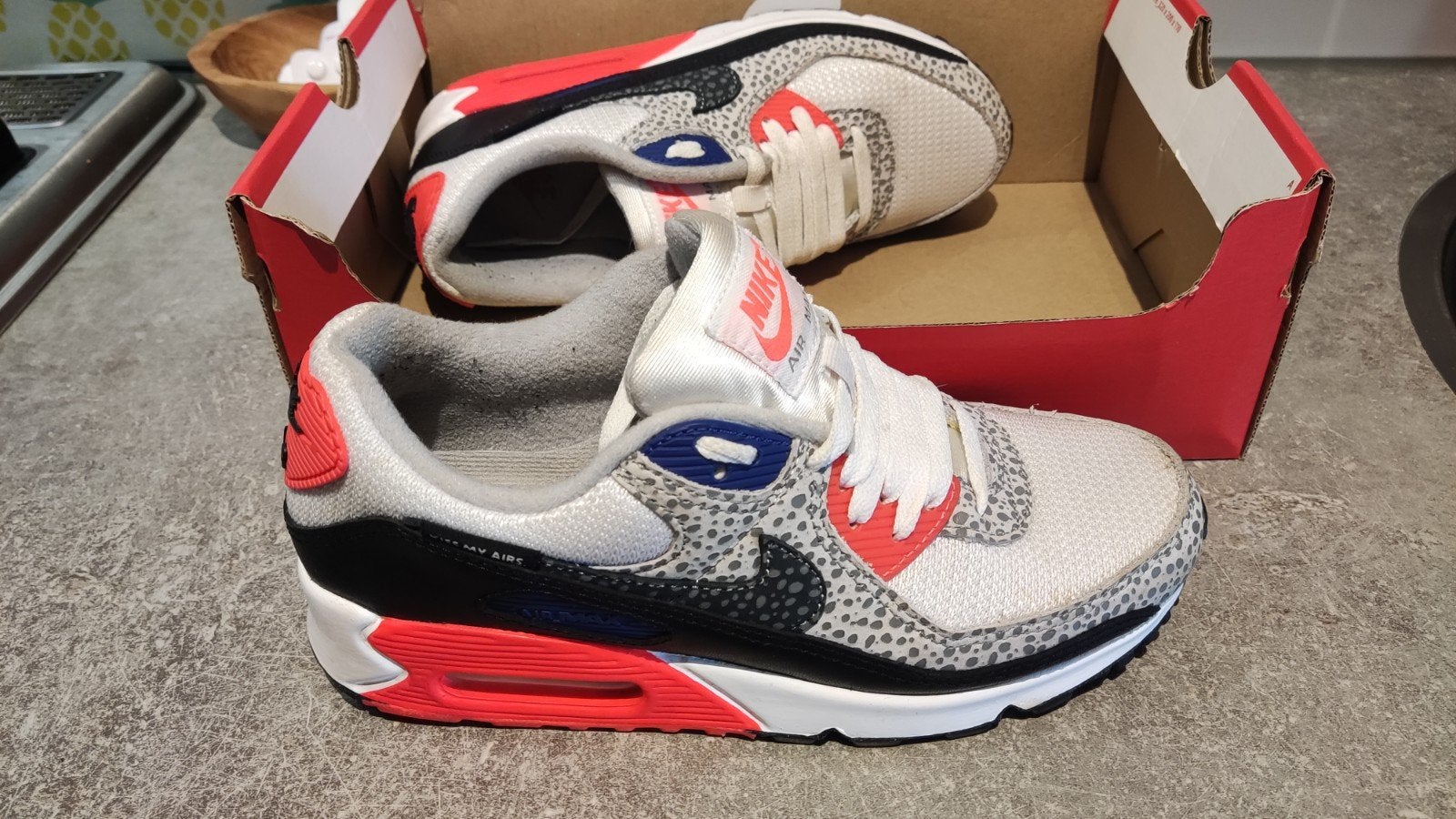 Nike Air Max 90 “Kiss My Airs” / Infrared Safari, Gebruikt, Ophalen of Verzenden, Nike, Jongen of Meisje