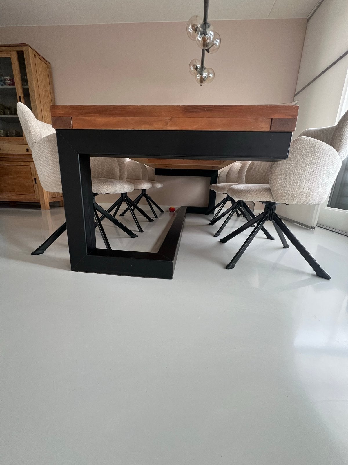 Steigerhouten eettafel met stalen onderstel snake, Ophalen, 200 cm of meer, 50 tot 100 cm, Zo goed als nieuw