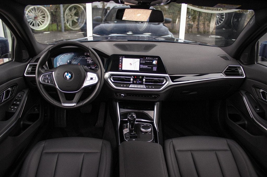 BMW 3-serie Touring 318i G21 Corporate Executive | 1e eigena, Automaat, 1998 cc, Achterwielaandrijving, Gebruikt