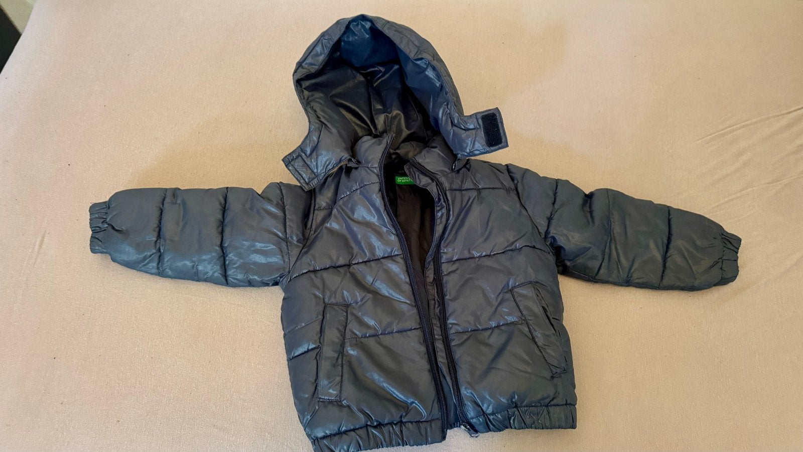 Benetton jas maat 1-2 jaar in zeer goede conditie, Ophalen of Verzenden, Zo goed als nieuw, Jongen, Jas