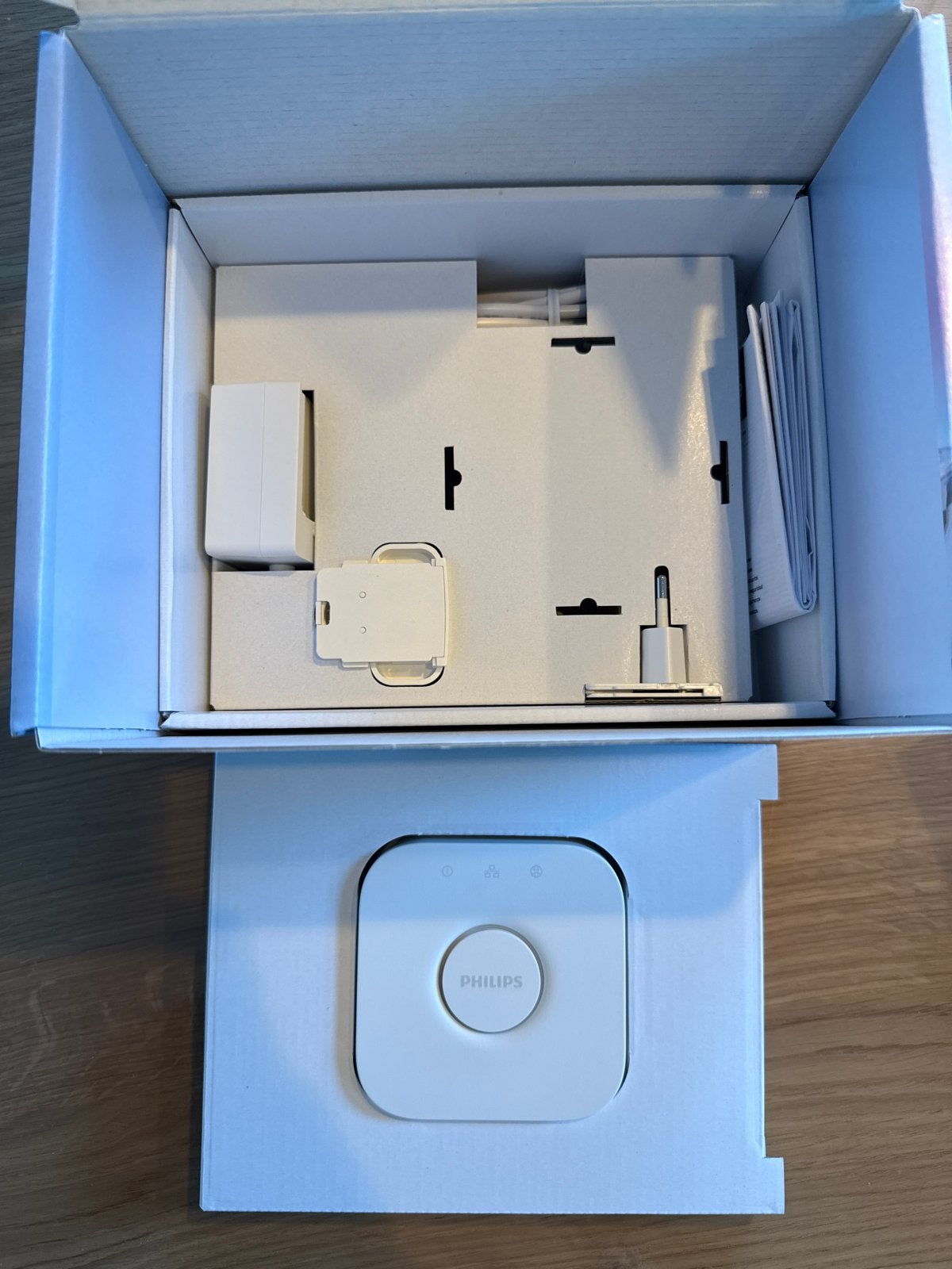 Philips Hue Bridge - Nieuw en Ongebruikt (2 stuks beschikbaa, Draadloos, Ophalen of Verzenden, Nieuw, Philips Hue
