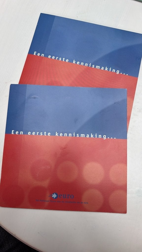 2x Originele Euro Kennismakingsset 2001 (Zalmkit), Ophalen of Verzenden, Koningin Beatrix, Overige waardes, Setje