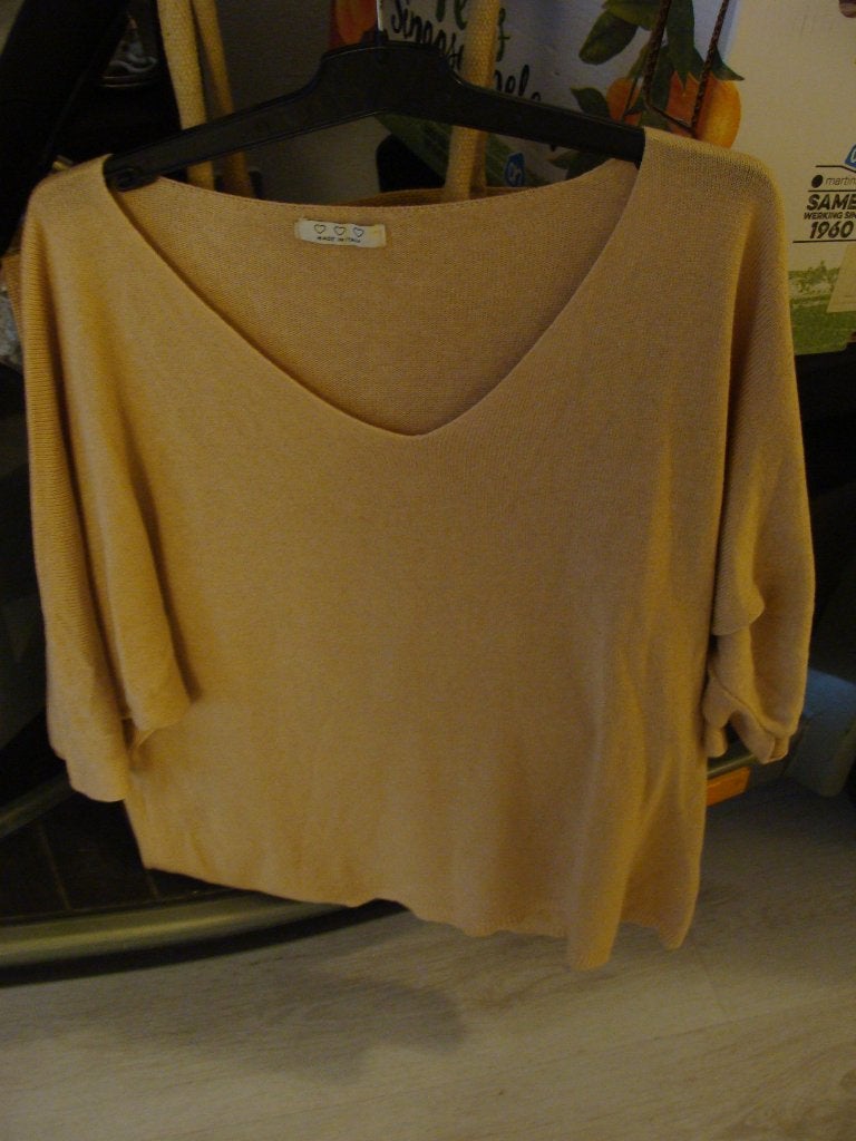 Te koop berge Truitje met drie kwart mouwen maat XL3hartjes, Beige, Maat 46/48 (XL) of groter, Nieuw, Ophalen of Verzenden