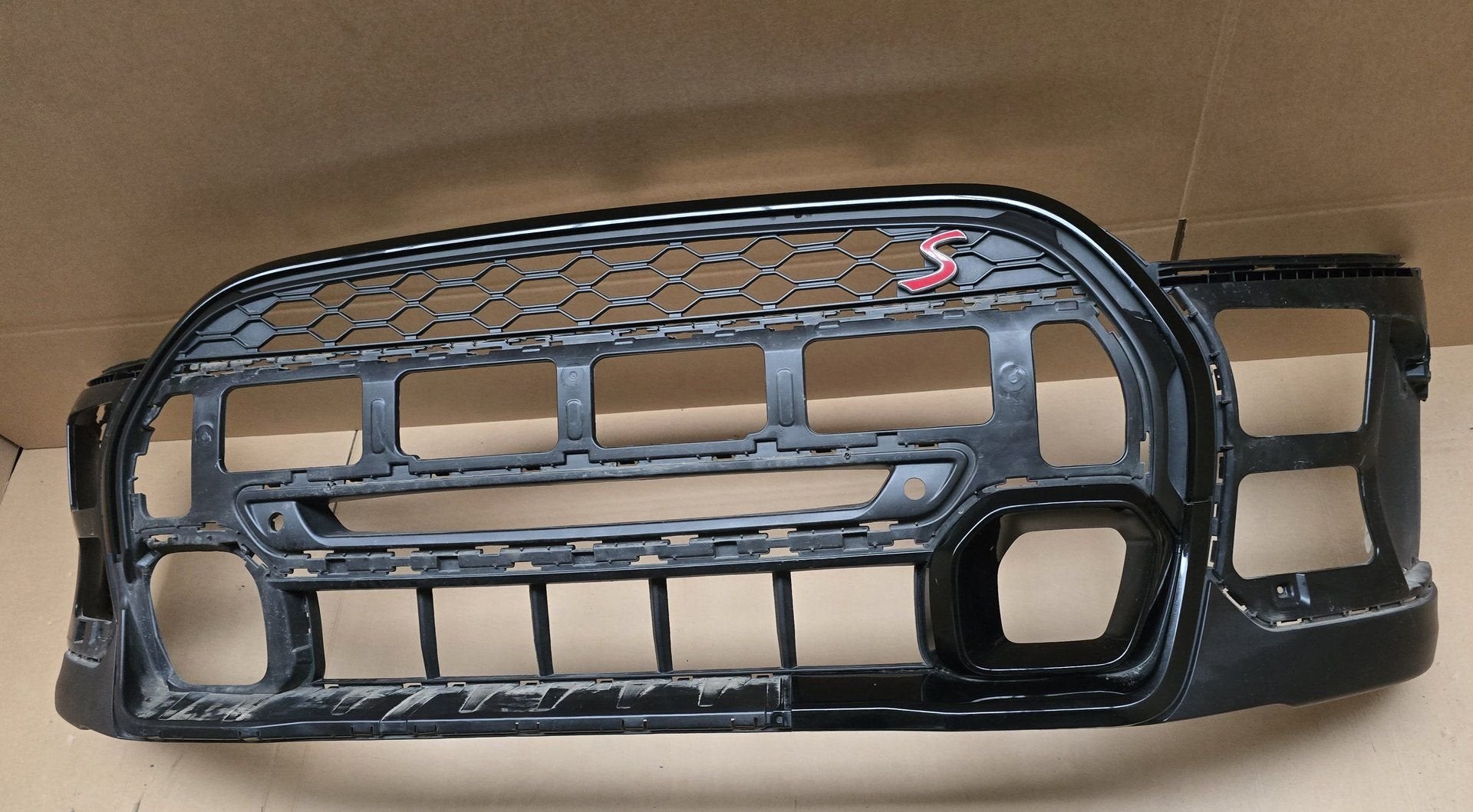 Voorbumper MINI F55 F56 F57 LCI COOPER S ORIGINEEL 9450563, Gebruikt, -, Voor, Ophalen of Verzenden