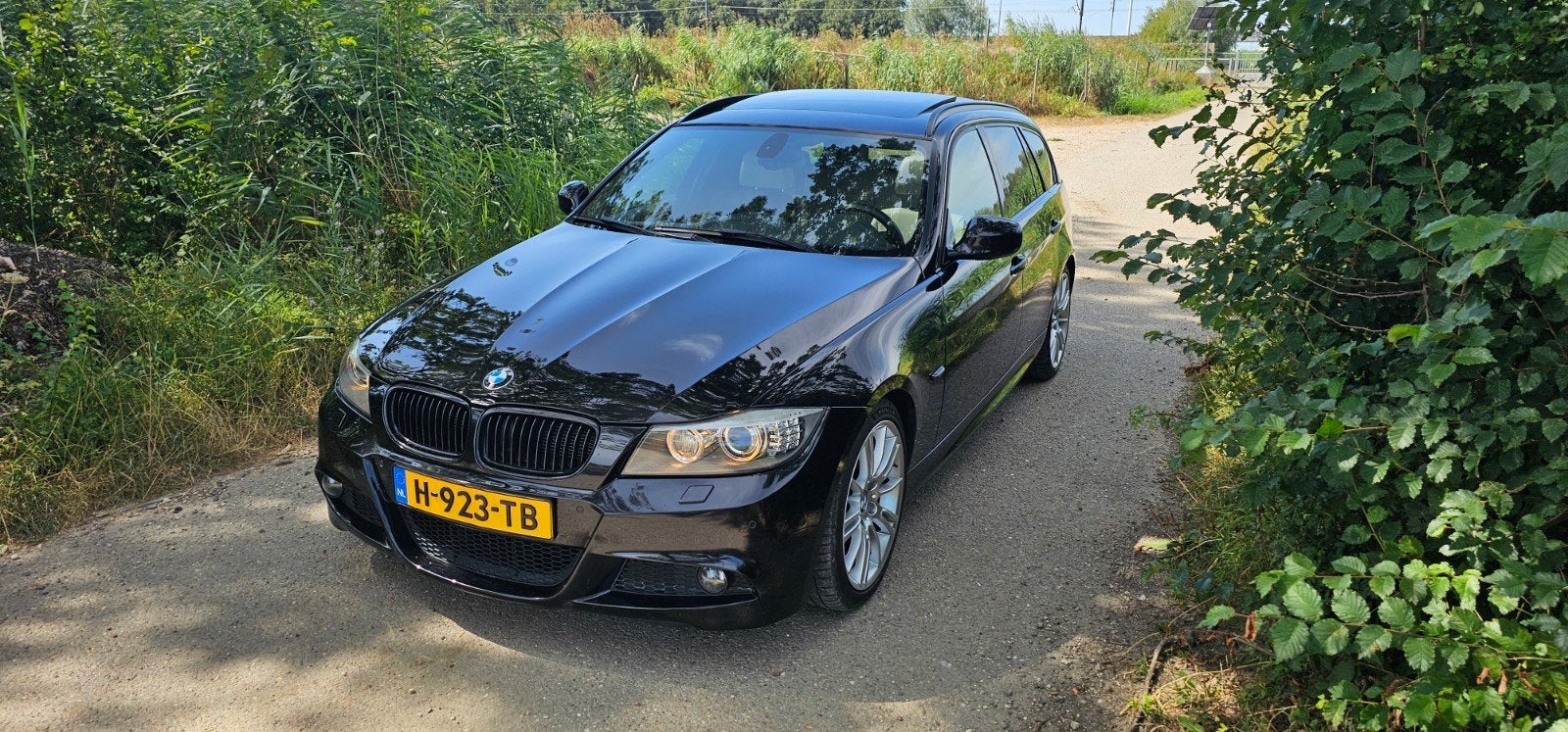 BMW 3-Serie 325i Xdrive Aut. 2010 Zwart youngtimer, Auto's, Automaat, 263 pk, Beige, Leder