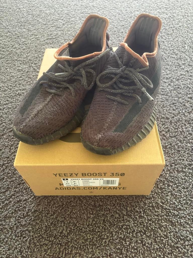 Yeezy Boost 350 V2 Black - Maat 42 2/3, Kleding | Heren, Schoenen, Zwart, Ophalen of Verzenden, Sneakers of Gympen, Gedragen