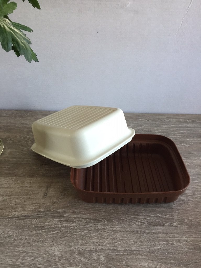 Z.G.A.N. kaasdoos - kornuit - kaas bak TUPPERWARE BRUIN, Huis en Inrichting, Ophalen of Verzenden, Zo goed als nieuw, Met deksel