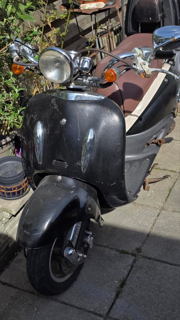 BTC Fosti Grande Retro EURO4 model, Fietsen en Brommers, Scooters | Overige merken, Ophalen, Gebruikt, Benzine, BTC