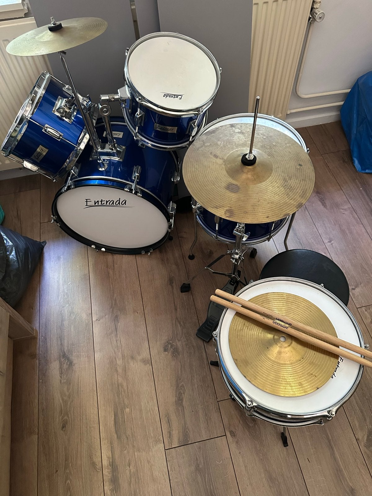 Blauw kinder drumstel - compleet met bekkens en stokken, Ophalen, Gebruikt, Overige merken