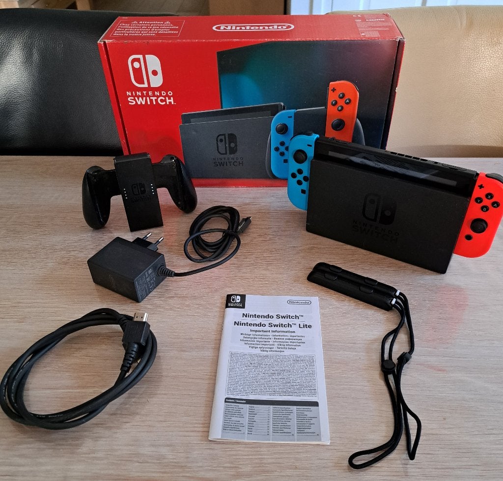Nintendo Switch Upgrade met betere accu - compleet in doos, Spelcomputers en Games, Ophalen, Zo goed als nieuw, Met 2 controllers