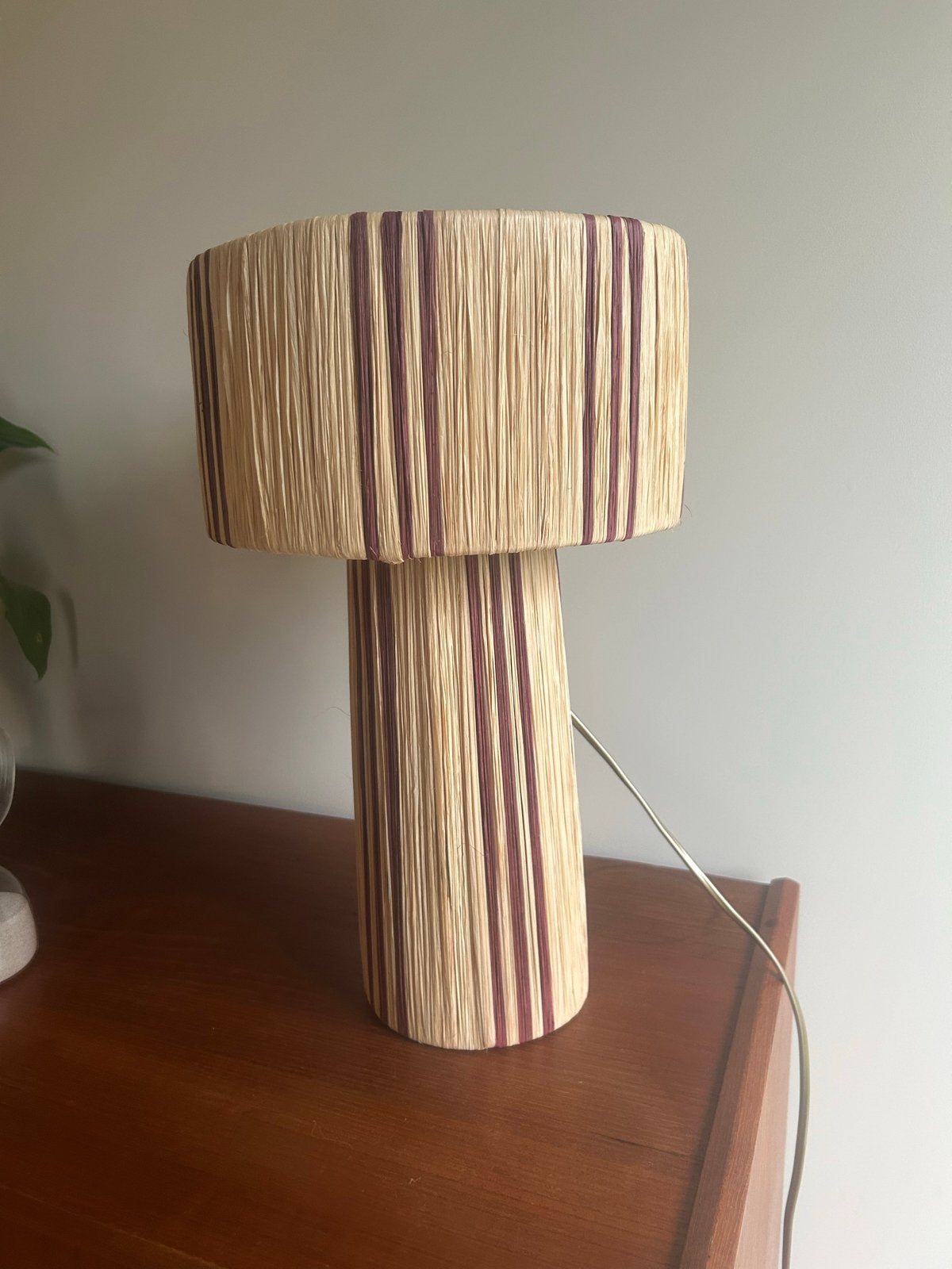 Zo goed als nieuwe handgemaakte tafellamp, raffia, Beige, Ophalen of Verzenden, Zo goed als nieuw, Natuurlijk materiaal