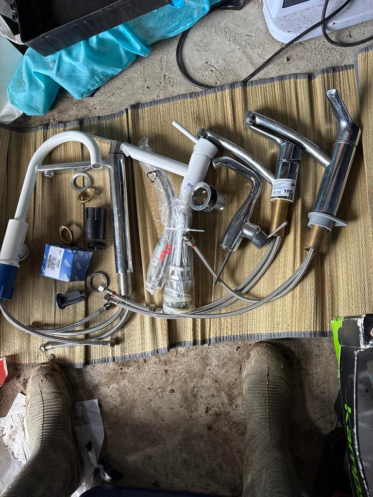 Diverse kranen te koop, zie foto's, Doe-het-zelf en Verbouw, Sanitair, Ophalen of Verzenden, Zo goed als nieuw, Chroom, Kraan