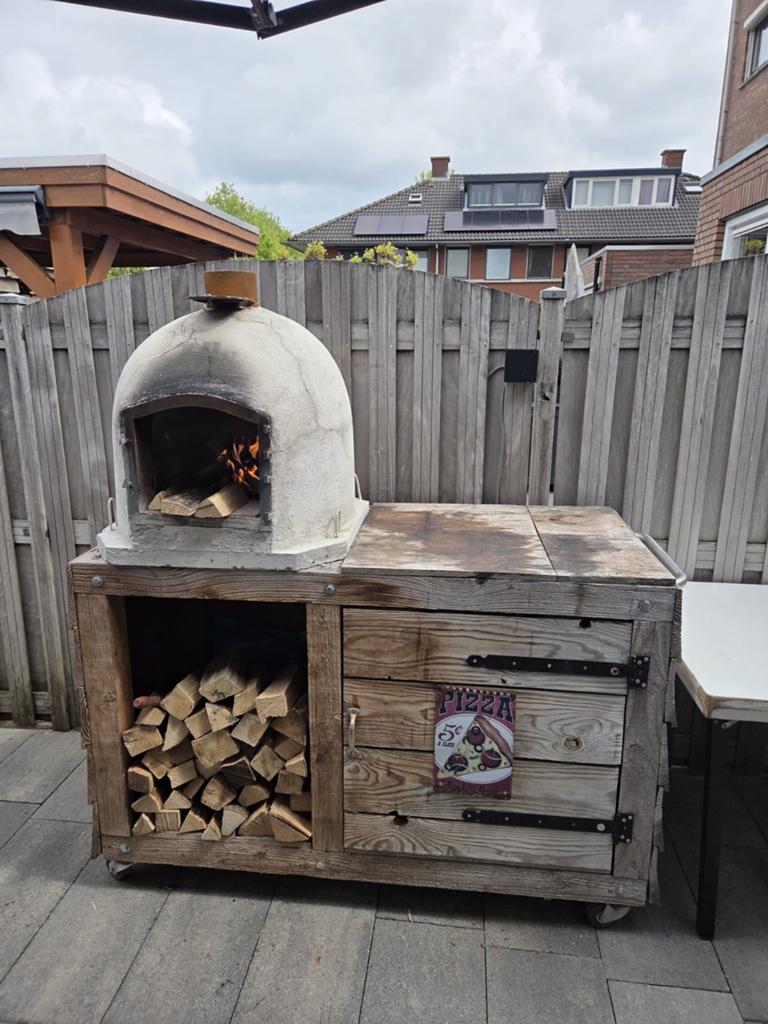 Houtgestookte pizzaoven met onderstel en houtopslag, Ophalen of Verzenden