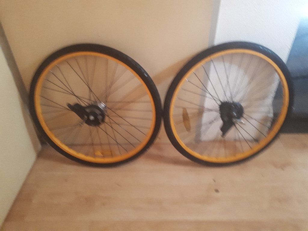 26" wielen met massieve banden  & set 27,5" wielen, Fietsen en Brommers, Ophalen, Gebruikt, 80 kg of meer