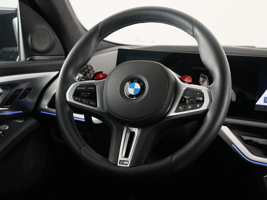 BMW XM PHEV 50e 30 kWh (bj 2025, automaat), Auto's, BMW, Gebruikt, Zwart, Met garantie (alle), Overige brandstoffen