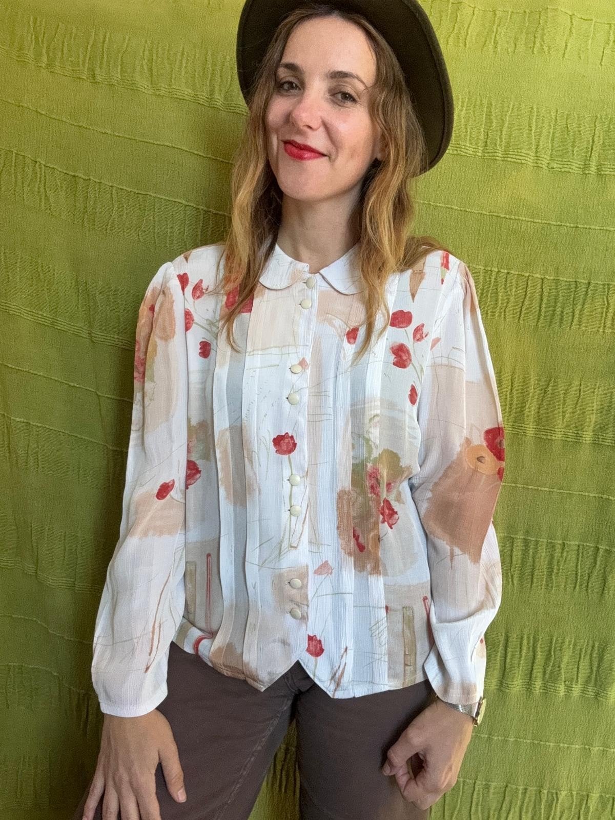 Vintage blouse, maat 38/40 - M/L - wit - rode bloemen -  90', Maat 38/40 (M), Ophalen of Verzenden, Vintage, ,