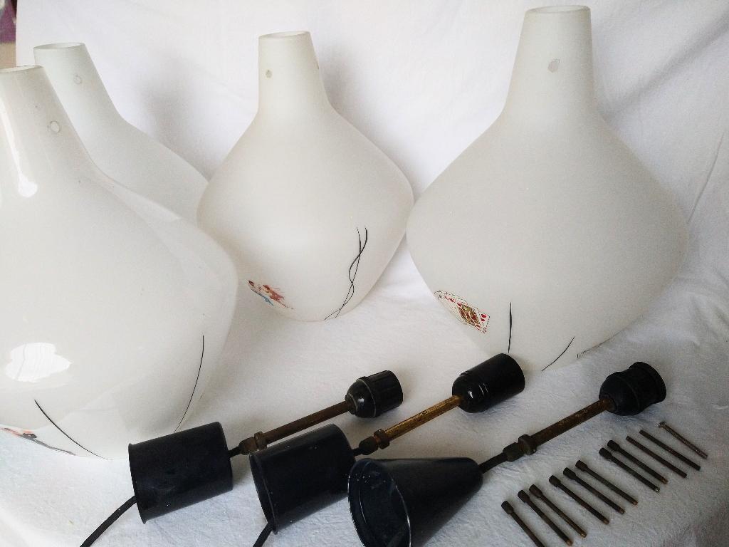 Pendant Lamp  Bulb-Tulip-droplet shape White Italian, Ophalen, Vintage 50’s/midcentury Pendant  Shade Bulb-Tulip-droplet shape