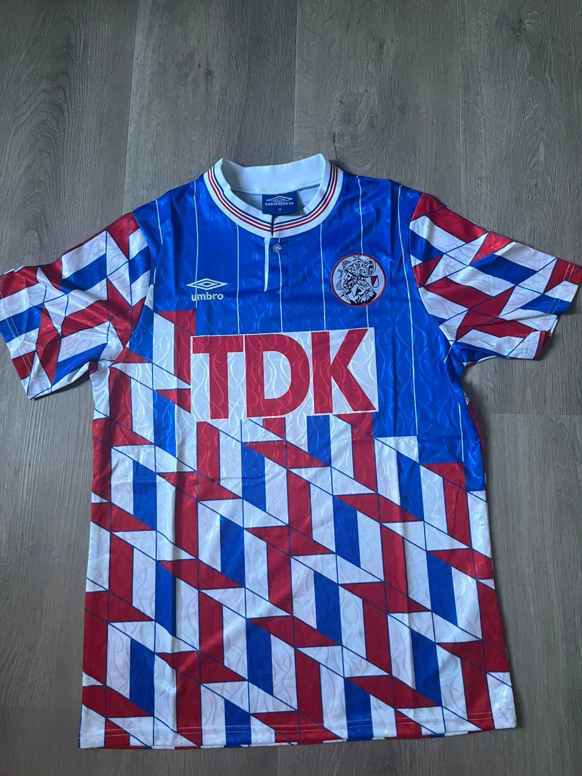 Ajax retro voetbalshirt maat M, Verzamelen, Sportartikelen en Voetbal, Ophalen of Verzenden, Nieuw, Ajax, Shirt