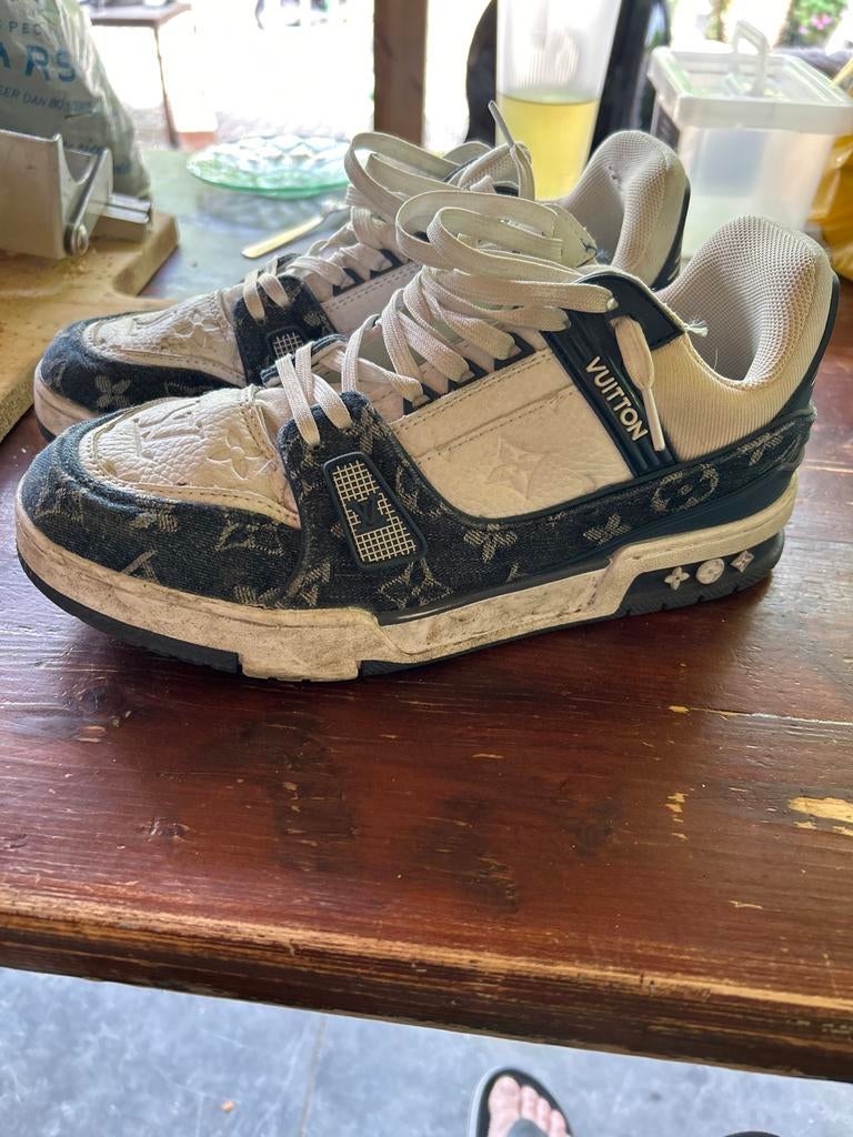 Louis Vuitton Sneakers - Maat 42, Ophalen of Verzenden, Zo goed als nieuw, Schoenen