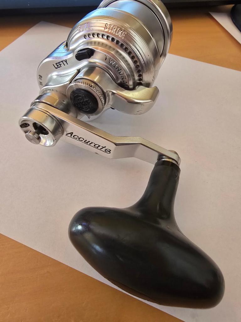 Accurate Boss Dauntless 400 Narrow Linkshandige Reel, Ophalen of Verzenden