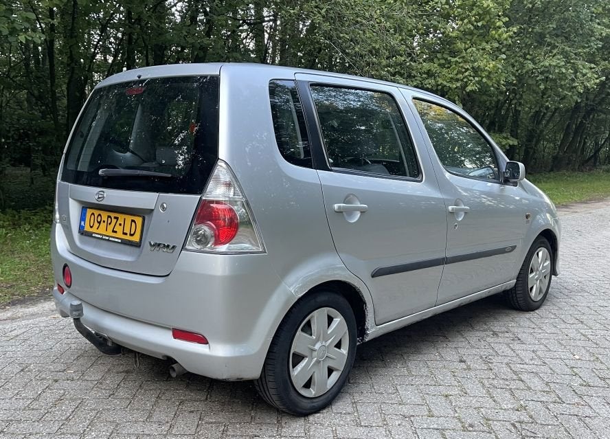 Daihatsu Young RV 1.3-16V Automaat Nieuwe APK Inruil is moge, Auto's, 31 €/maand, Origineel Nederlands, Bedrijf, 1298 cc