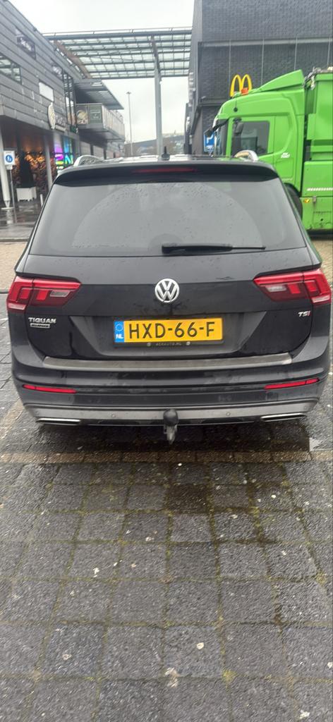 Volkswagen Tiguan 1.4 TSI 110KW DSG 2018 Zwart 7 plaats, Auto's, Volkswagen, Particulier, Tiguan, 360° camera, ABS, Achteruitrijcamera