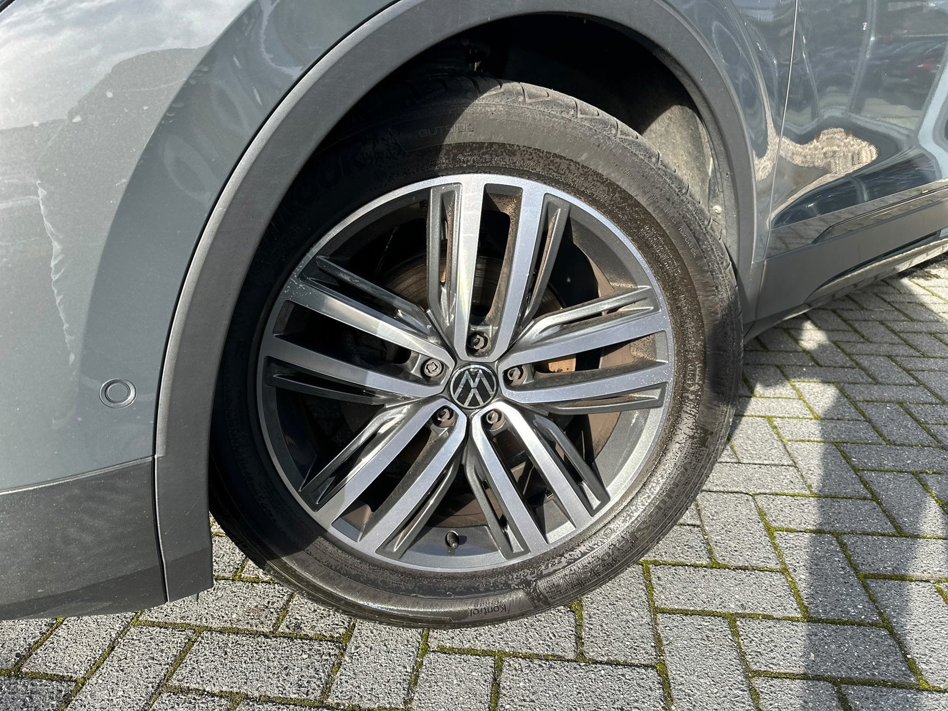 Volkswagen Tiguan 2.0 TDI Urban Sport | DSG | Camera | Clima, Auto's, Gebruikt, 150 pk, Leder en Stof, Origineel Nederlands