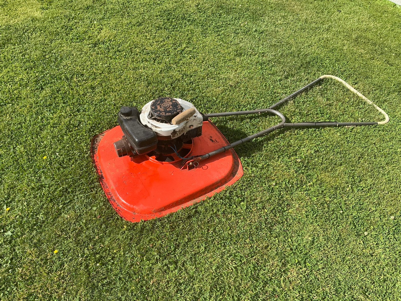 Flymo benzine motor, Ophalen, Gebruikt, Benzine-grasmaaier, 50 cm of meer