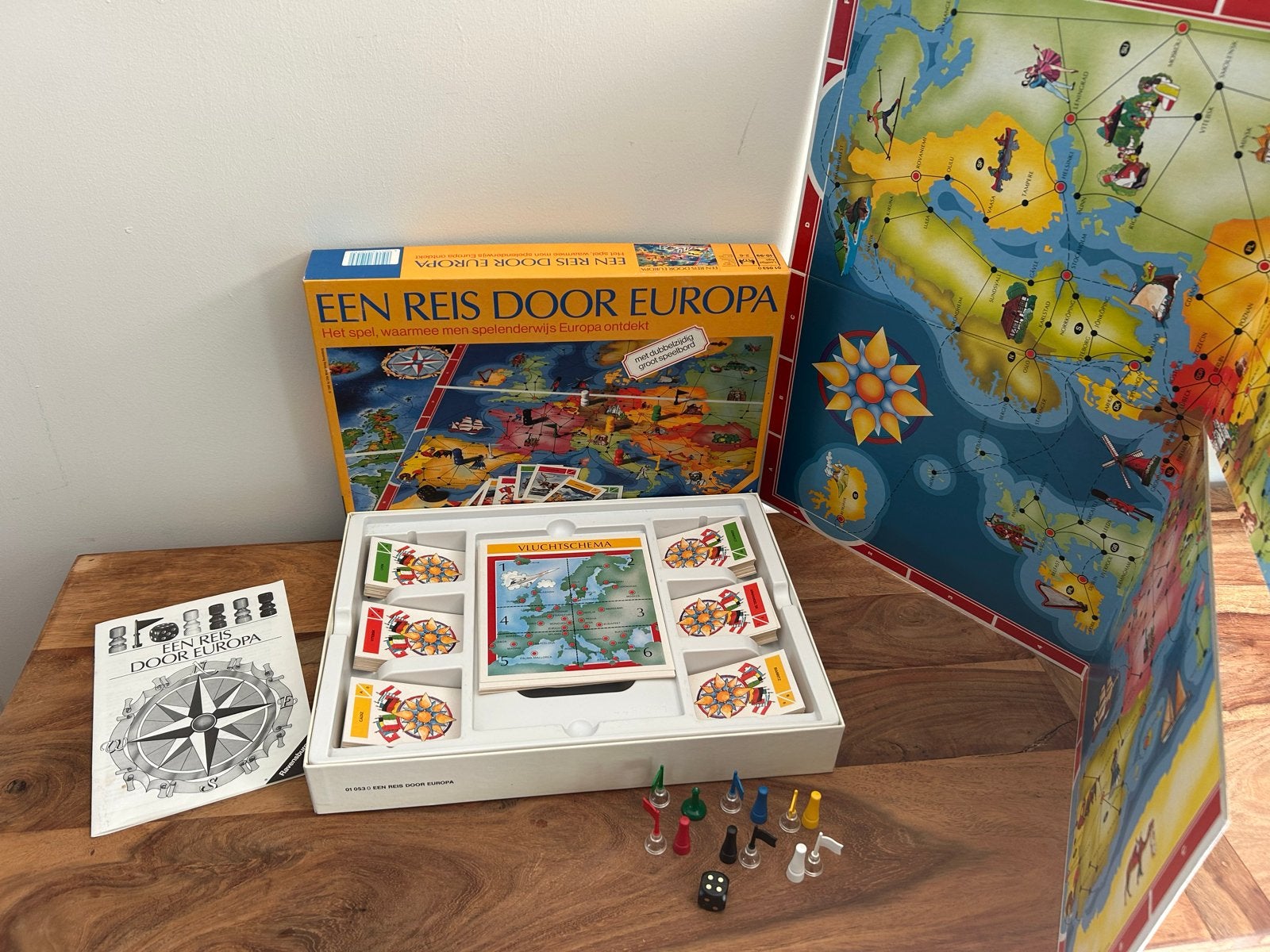 Een Reis Door Europa - Ravensburger Bordspel (1980), Drie of vier spelers, Ophalen of Verzenden, Zo goed als nieuw, Reisspel