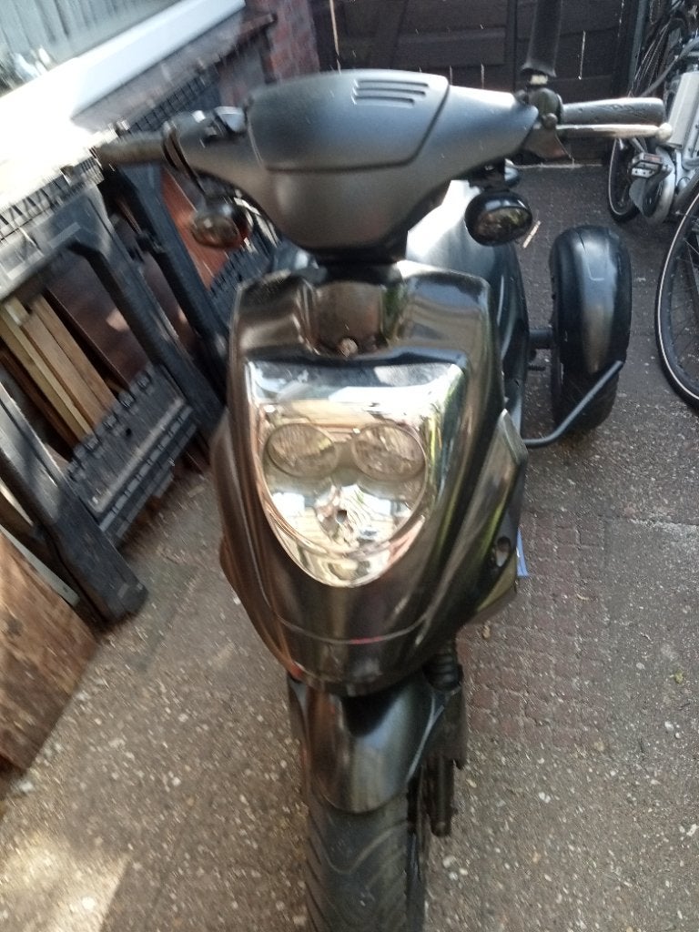 Scooter 3 wieler - Rijbewijs vrij vanaf 16 jaar., Gebruikt, Benzine, Ophalen, Overige merken